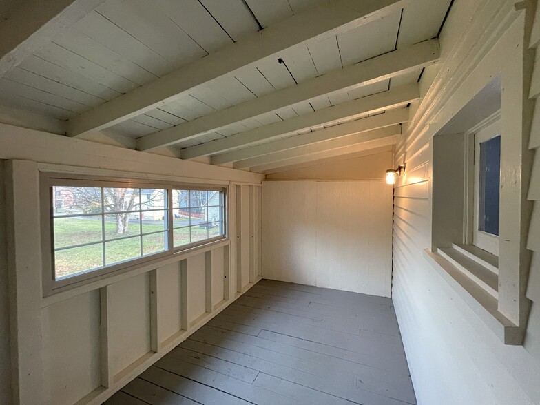 Sunroom Two - 636 W Gray St