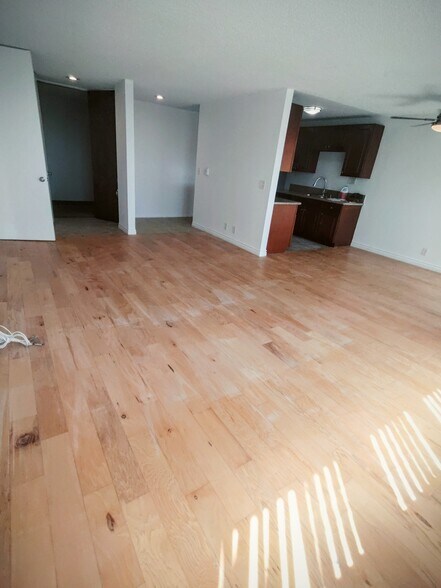 Building Photo - 5950 Canterbury Dr