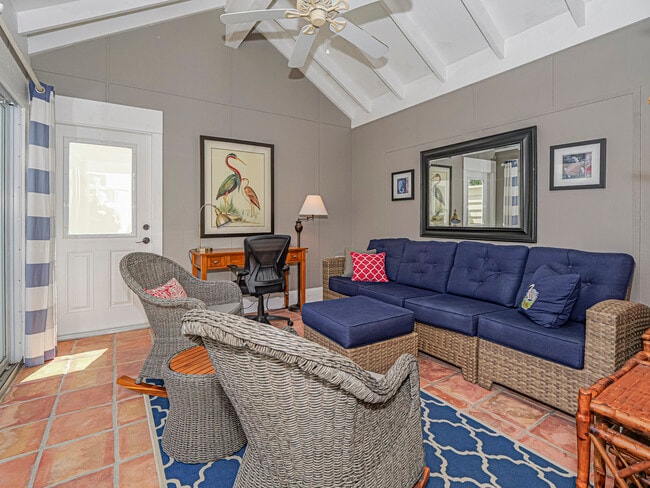 Building Photo - 8367 Baytree Dr