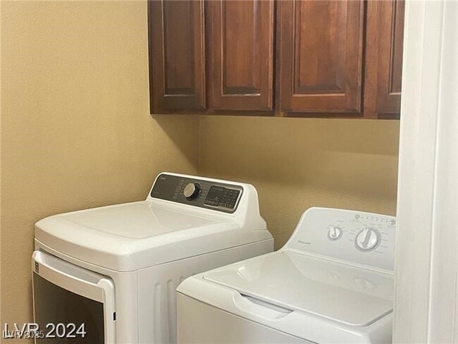 Building Photo - 5079 W Moberly Ave