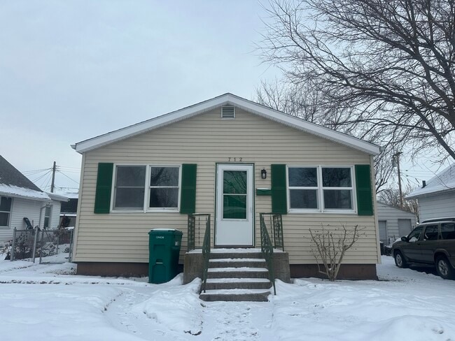 Building Photo - 712 Geyer Ave