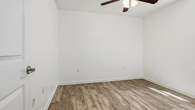 Building Photo - 1249 Martin Rd