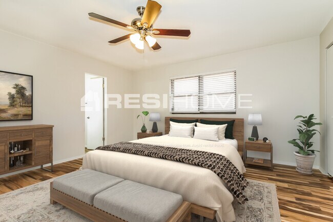 Building Photo - 5005 Oak Manor Dr