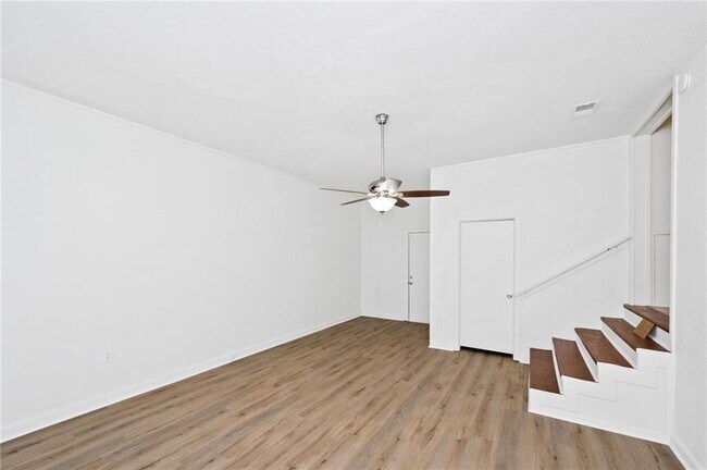 Building Photo - 522 Pine St