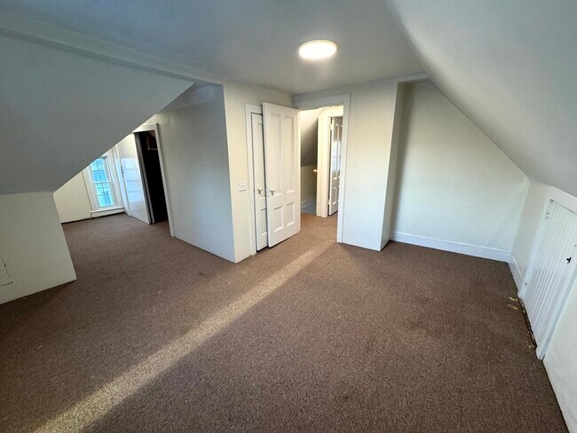 Building Photo - 195 Court St