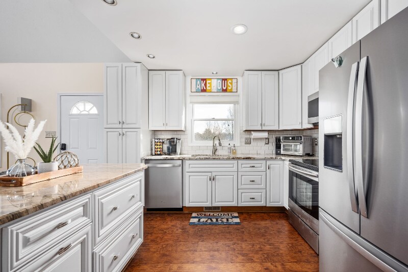 Building Photo - 145 Old Farm Hollow