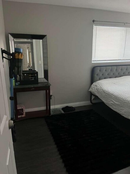 Building Photo - 1550 Frebis Ave