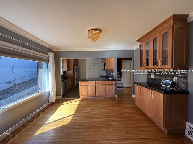 Building Photo - 2951 Madera Ave