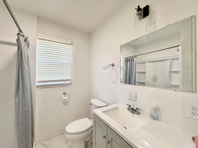 Building Photo - 524 E Lime St