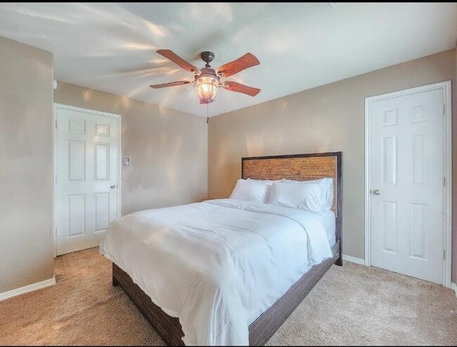 Building Photo - 2706 Lakecrest Way Dr