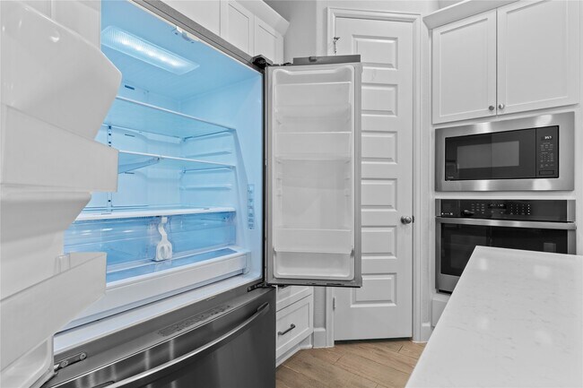 Building Photo - 17159 Sandstone St