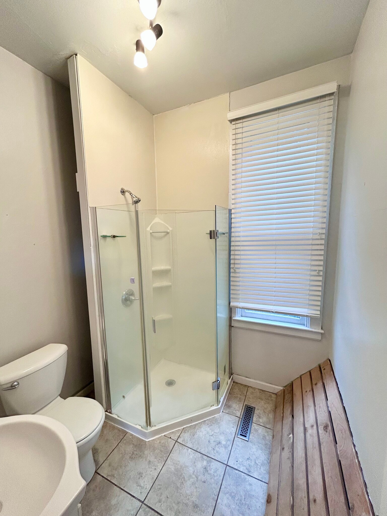Bathroom - 212 7th Ave SE