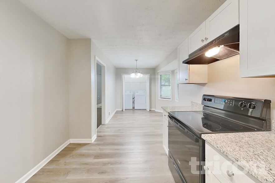 Building Photo - 4251 Cary Dr SW