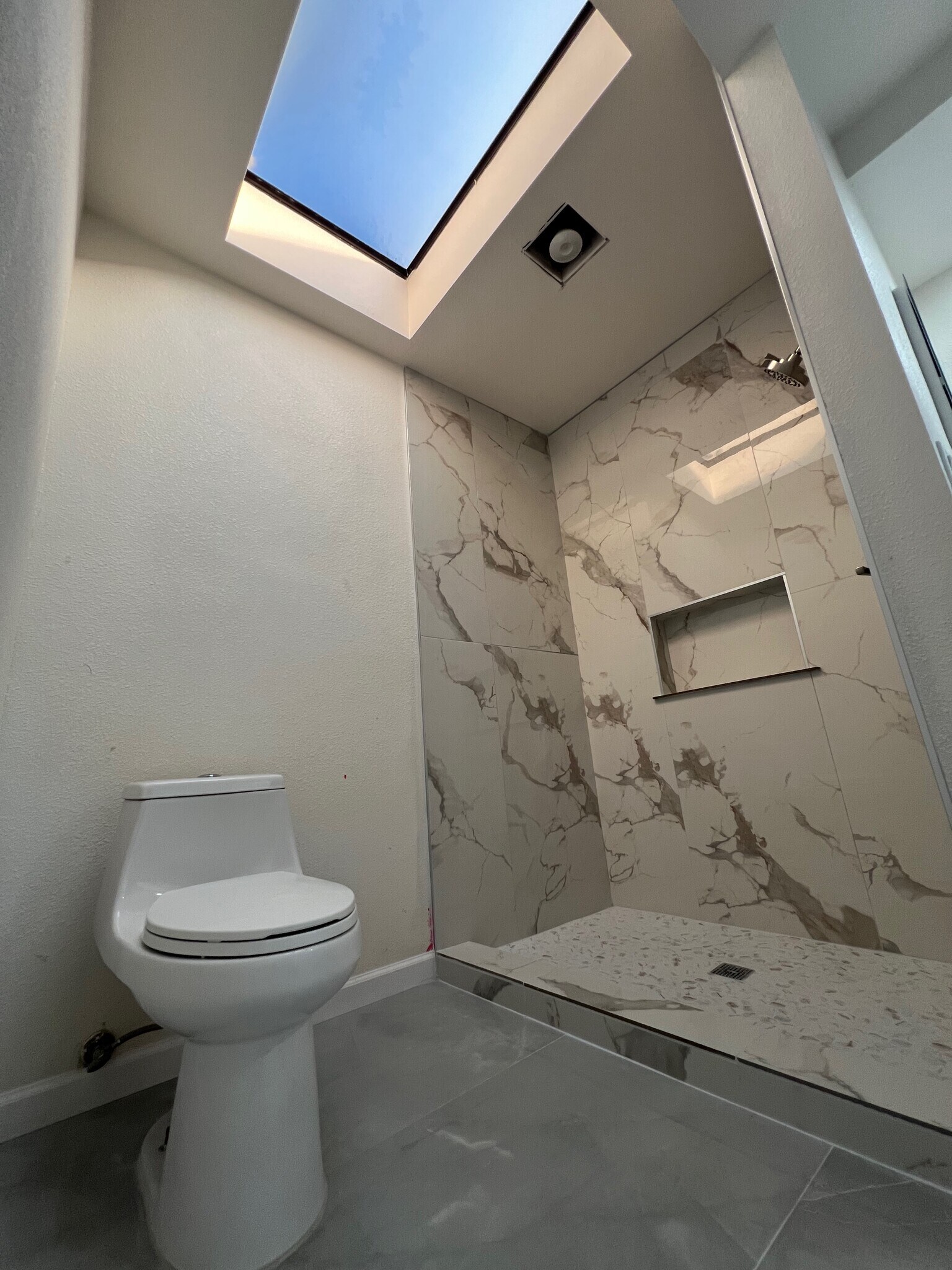 Building Photo - 6818 Caminito del Greco