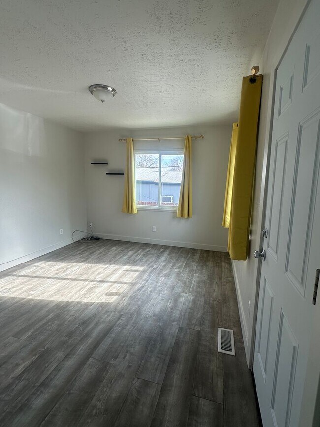 Building Photo - GORGEOUS West Valley Home!!!