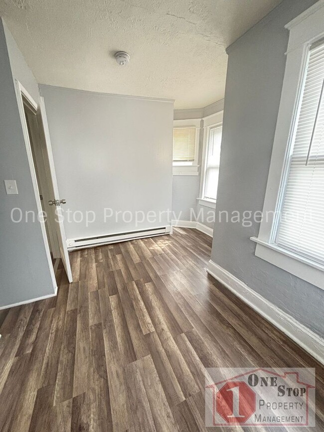 Building Photo - Beautiful 6 Bedrooms and 1