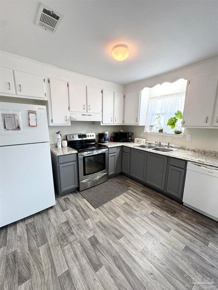 Building Photo - 854 Amberway Dr