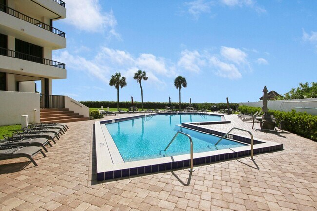 Building Photo - 600 Ocean Dr