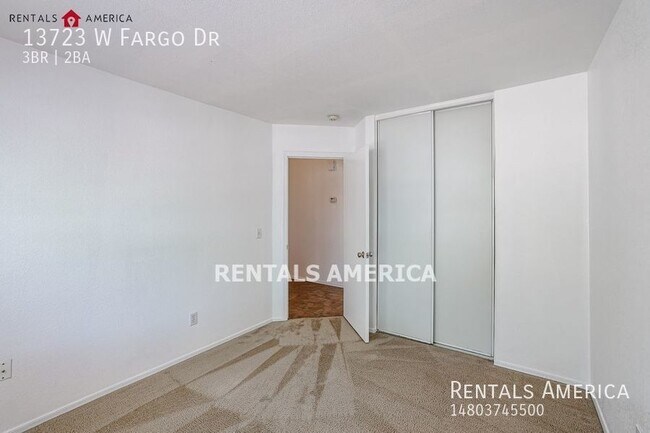 Building Photo - Charming 3BR/2BA Home in Surprise