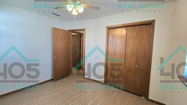 Building Photo - 3 Bed 2 Bath with ALL the Amenities!