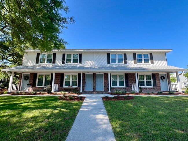 Exterior - Front - 1 Commercial Row