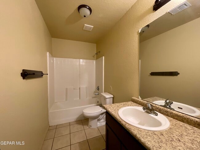 Building Photo - 5724 Ybarra Ct