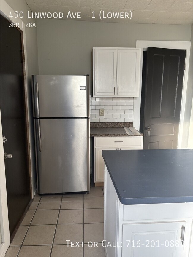 Building Photo - 490 Linwood Ave