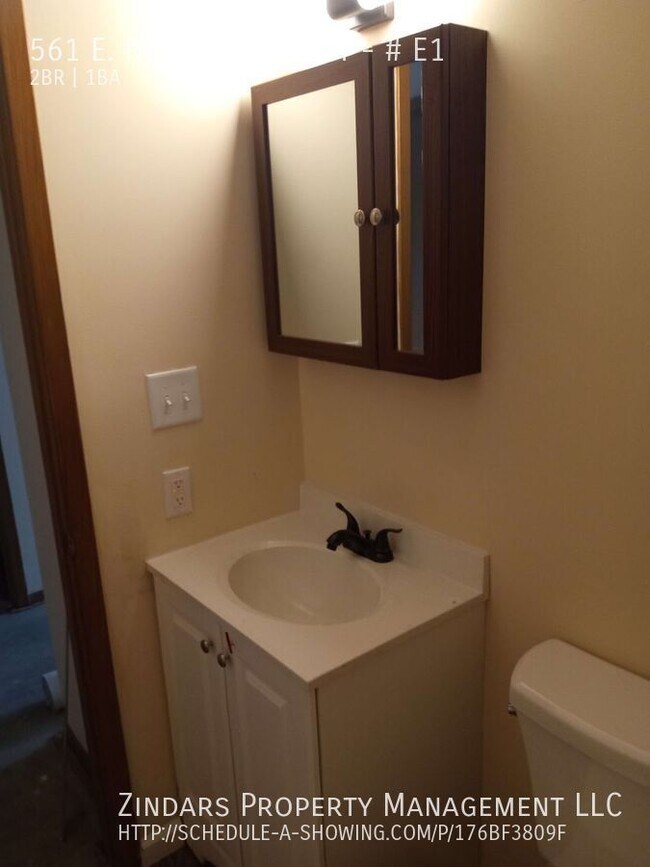 Building Photo - 2 Bedroom 1 bathroom apartment in Tilton IL