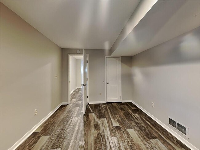 Building Photo - 8525 Ivywood Ave S