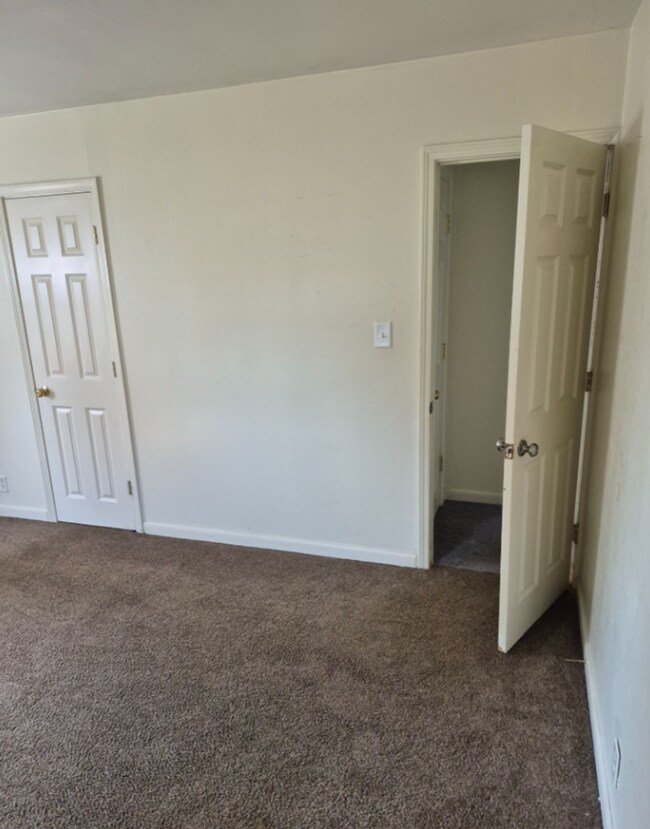Building Photo - Charming 3-Bedroom Home with Garage & Private Backyard in Brookston, IN