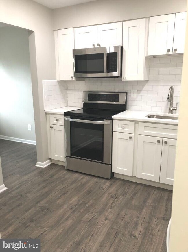 Building Photo - 104 Catoctin Cir SW