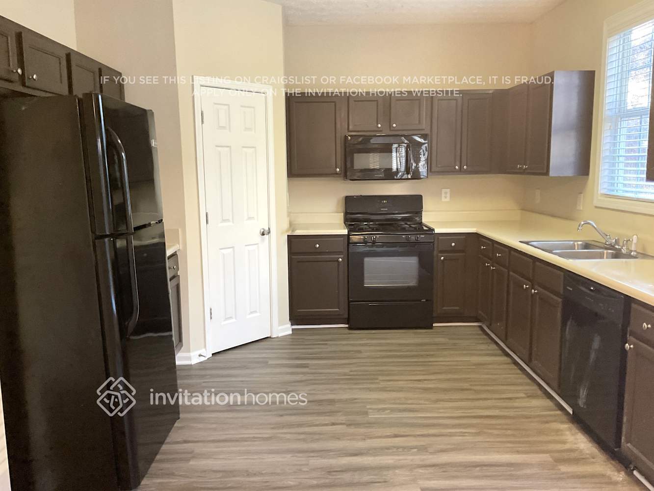 Building Photo - 3627 Rip Rap Dr