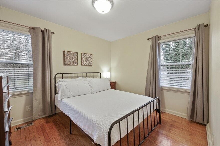 Building Photo - 2414 Fairmont Blvd