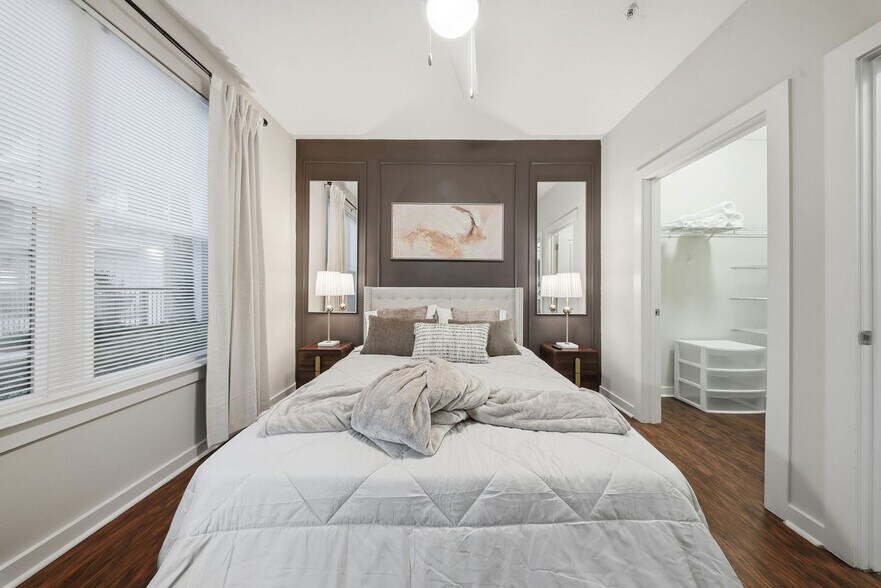 Building Photo - 1700 W Cleveland St