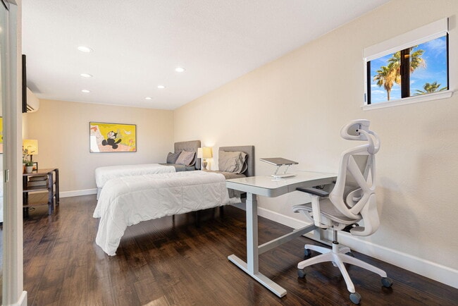 Building Photo - 49069 Mariposa Dr