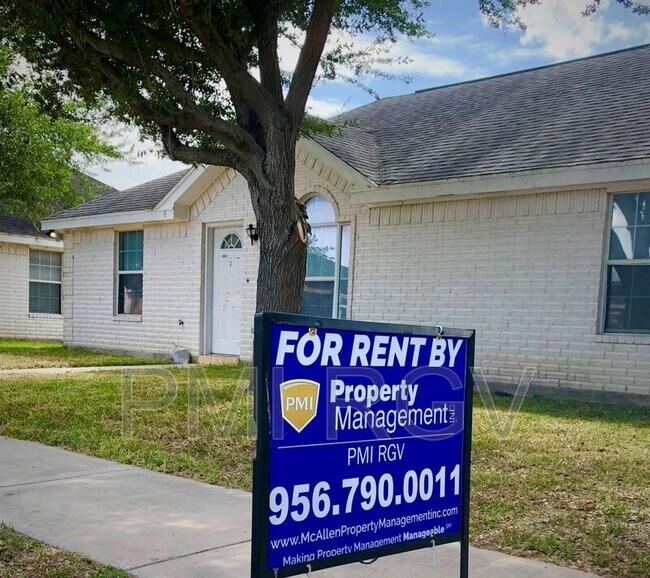 Primary Photo - 703 La Mancha Dr