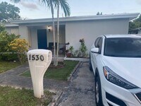 Building Photo - 1530 NE 180th St