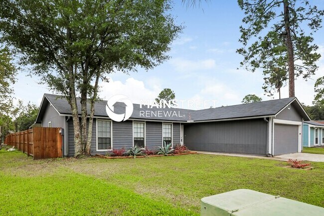 Building Photo - 3 Bedroom Pet-Friendly Home in Jacksonville, FL with Main Street Renewal