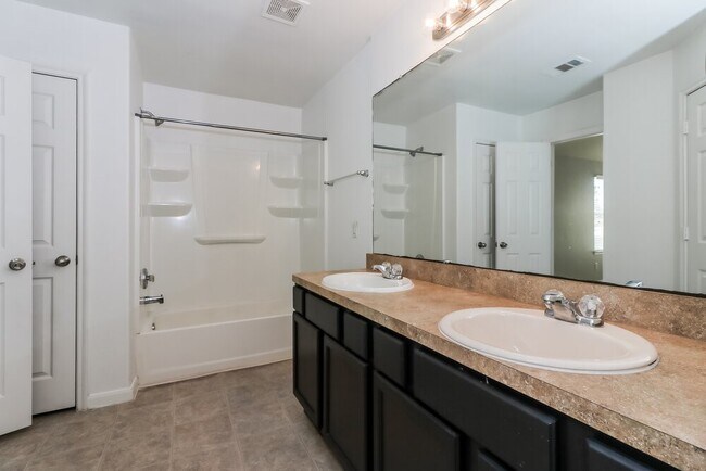 Building Photo - 3319 Allington Ct