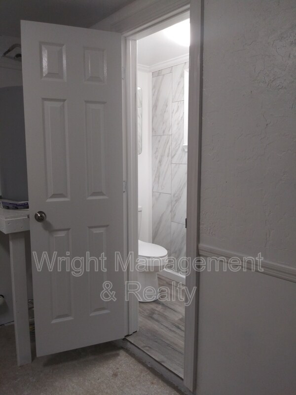 Building Photo - 3233 Finch Dr