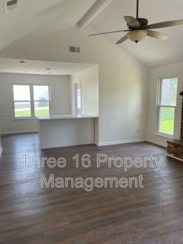 Building Photo - 4207 Fairfield Cir