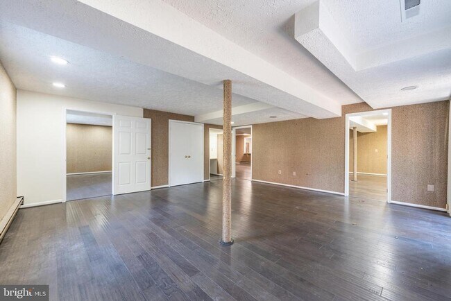 Building Photo - 6503 Deidre Terrace