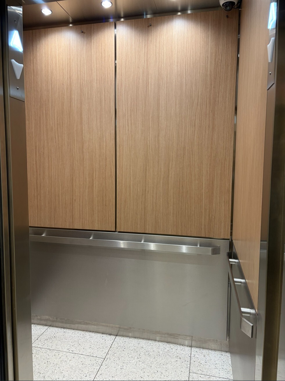 Elevator - 950 25th St NW