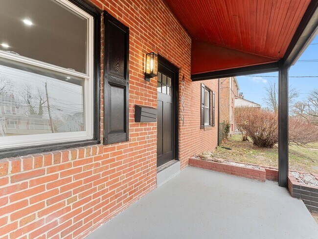 Building Photo - Newly Renovated Pennsauken Rental with Sunroom-Style Back Room, Glass Wall & Basement
