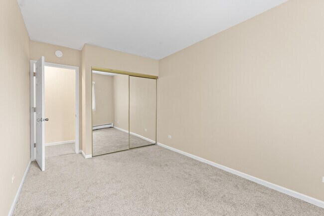 Building Photo - 1489 N Winslowe Dr