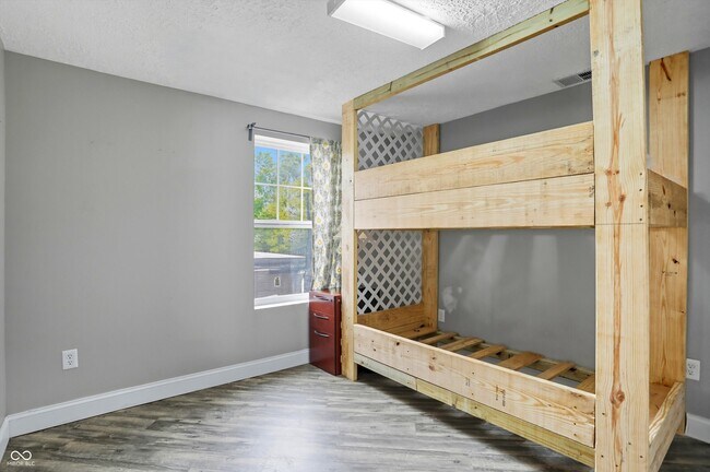 Building Photo - 12438 Hawks Landing Dr