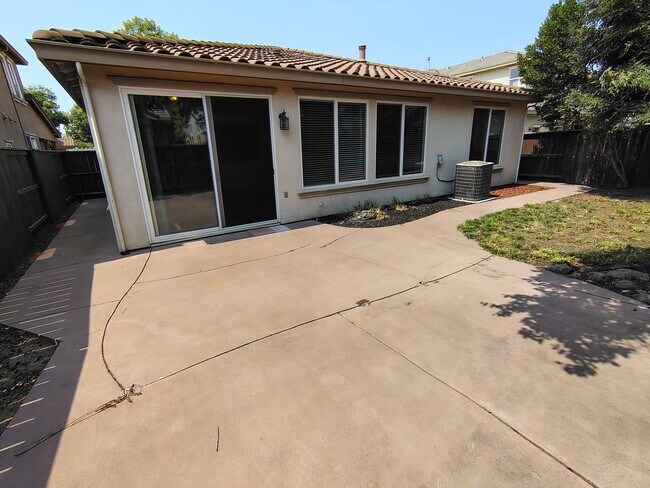 Building Photo - 363 Cabernet Dr