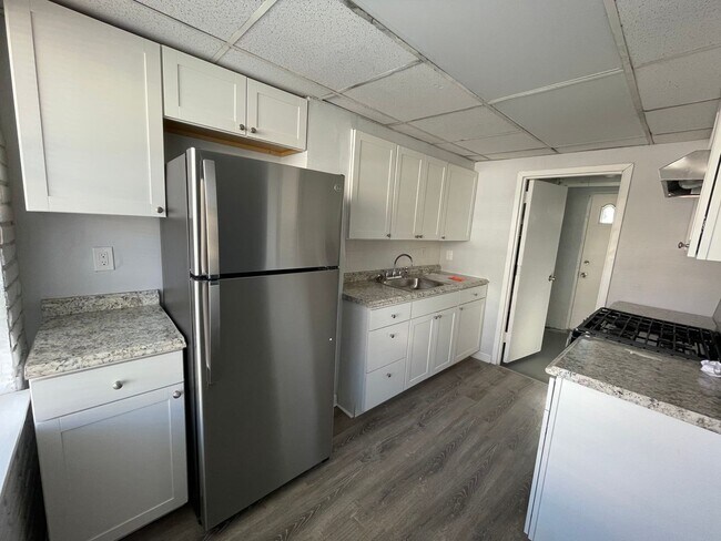 Building Photo - Newly Renovated 2 Bedroom/1 Bathroom Home with Driveway and Double Lot!