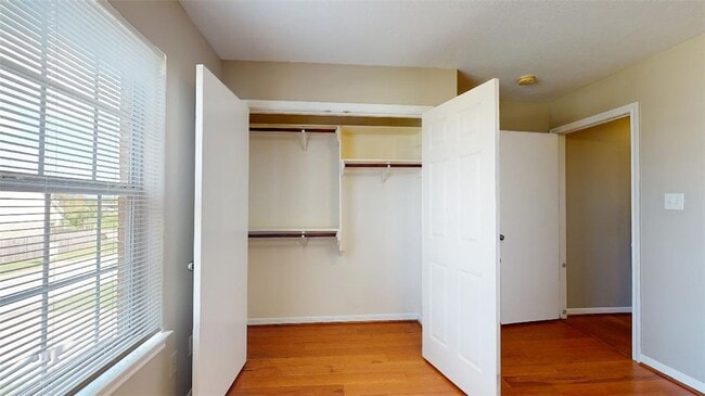 Building Photo - 505 Camp Ct