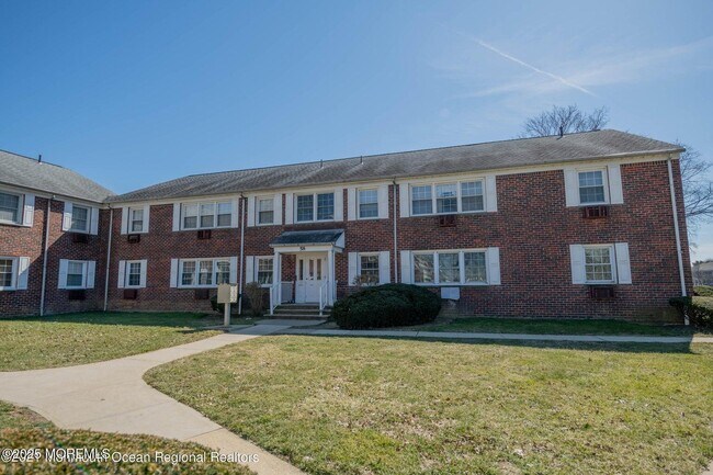 Building Photo - 56 Stonehurst Blvd